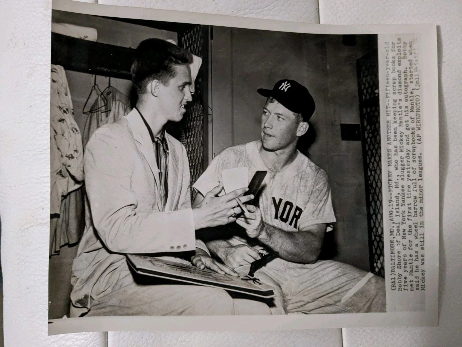 ミッキー マントル オリジナル 1956 AP ワイヤーフォト ニューヨーク ヤンキース - 画像1/5