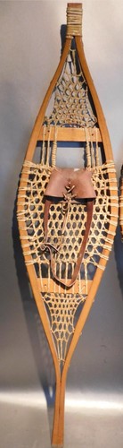 VINTAGE ORIGINAL, OJIBWA SNOWSHOES VERY GOOD,MEDIUM 41 INCHES BY 10 1/2 INCHES - Picture 2 of 9