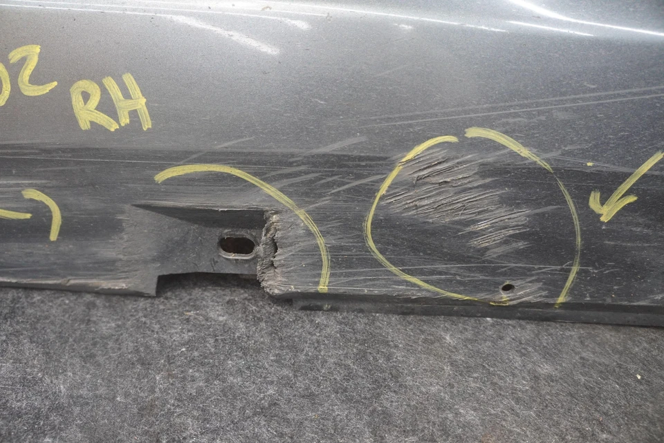 Right Rocker Panel Side Skirt Trim Molding 4H0853860F OEM Audi S8 2015-18 *Note* - Image 2 of 4