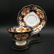 ROYAL ALBERT HEIRLOOM 8 PIECE LOT: 4 TEA CUP  SAUCER SETS CH7081