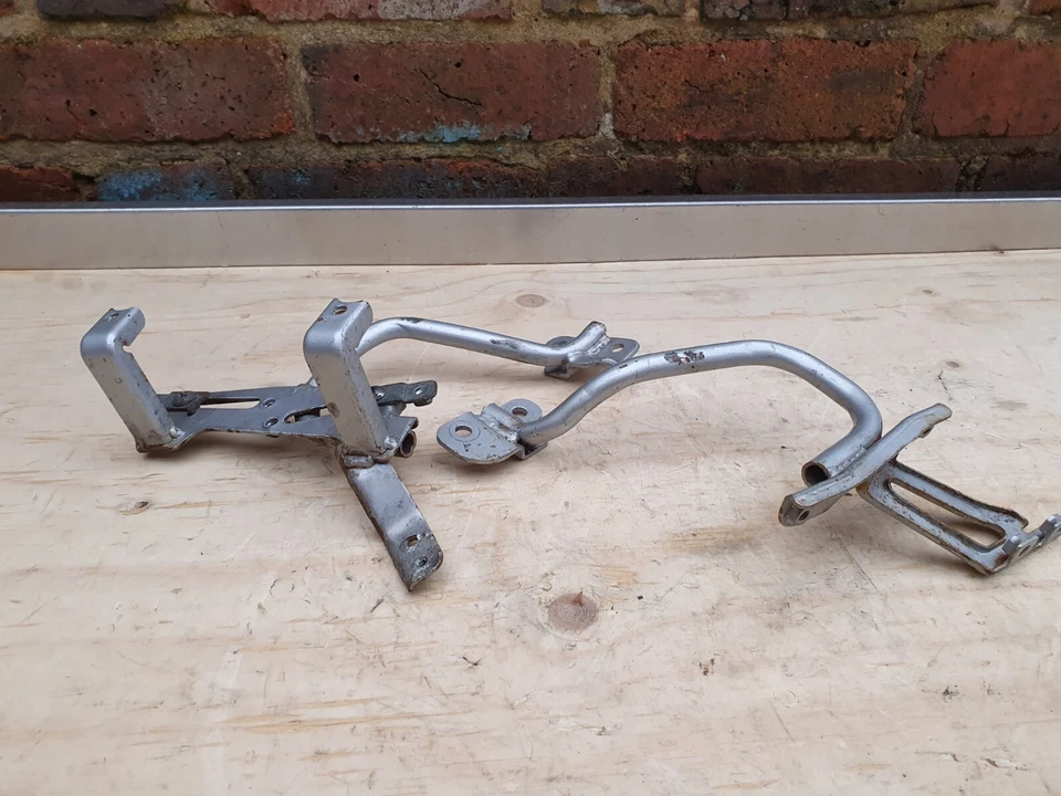 Hyosung  Aquila  GV250 2008  EFi   Ignition Coil Mounting Bracket — 第 4/4 张图片