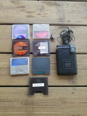 Sony MZ-E40 MD Walkman Silver Digital Display Portable MiniDisc Player-READ