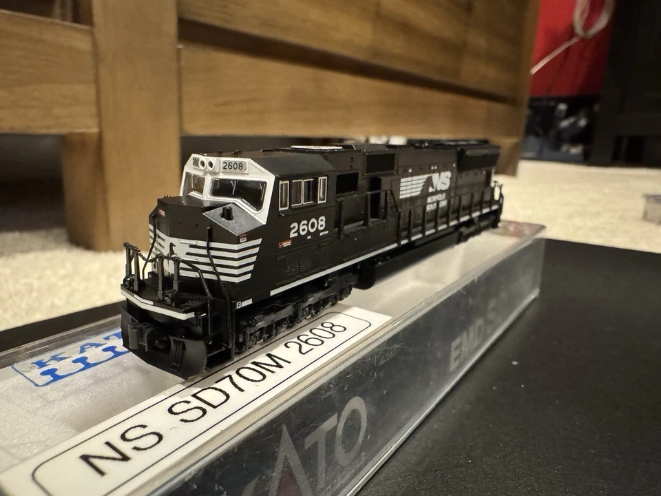 Kato escala N Norfolk Southern NS SD70M 2608 DCC listo Foto 2 de 2