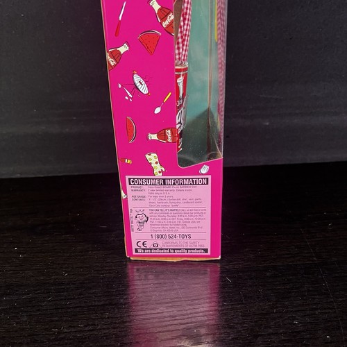 1997 Barbie Doll Coca Cola Picnic Special Edition MATTEL ##19626 - Picture 10 of 14