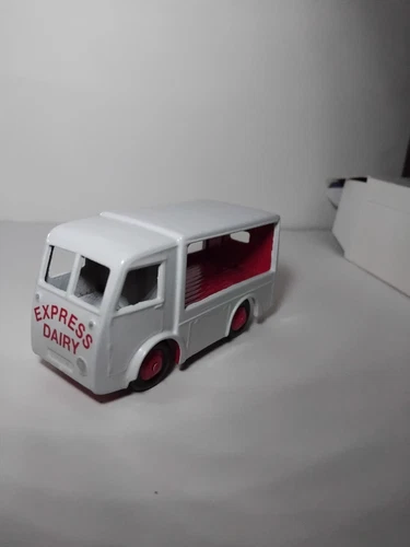 dinky express dairies milk float
