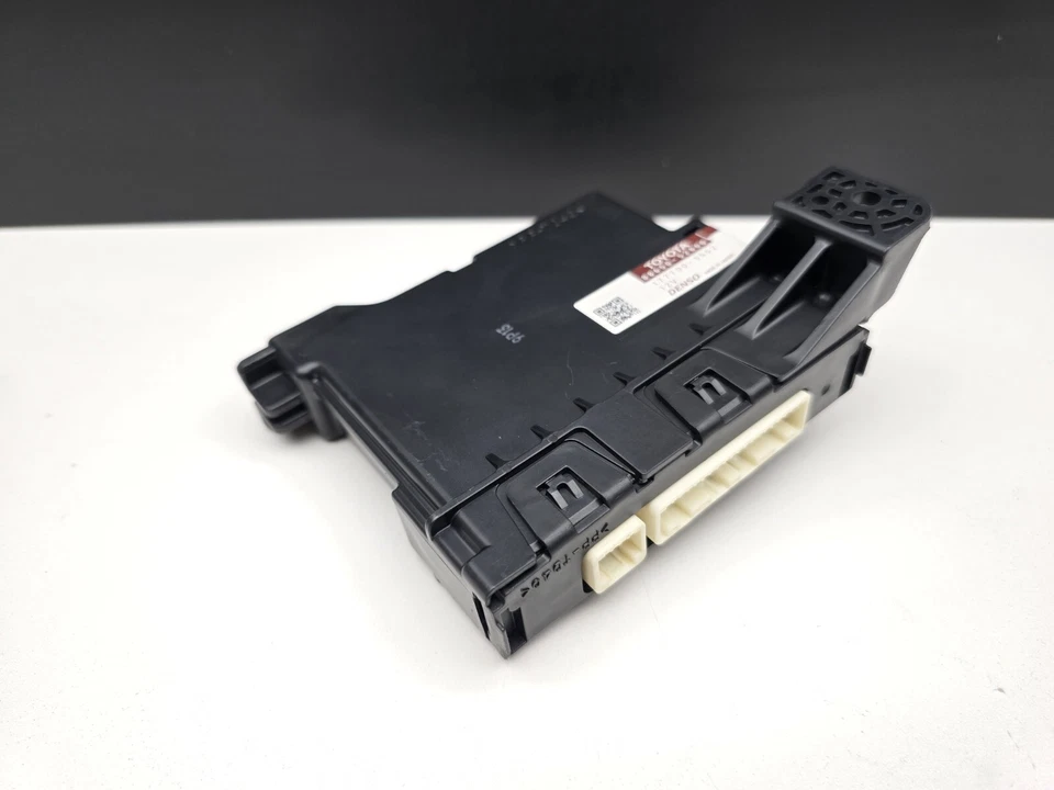 Toyota Prius C 2013 módulo de computadora de control de temperatura 88650-52800 OEM 12 13 14 Foto 3 de 4