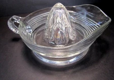 Vtg Ribbed Clear Glass 6" Juicer Reamer w/Pour Spout & Loop Handle Orange Citrus