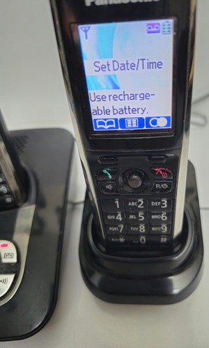 Téléphone sans fil double Panasonic KX-TG8421E avec répondeur et SMS texte - Photo 5/9