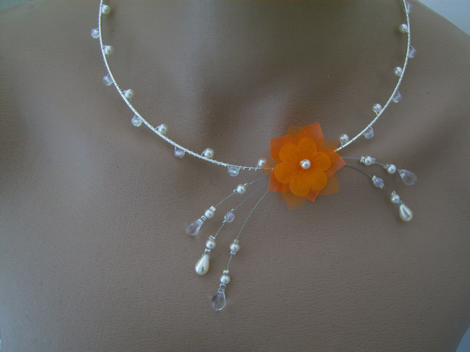 Collier mariage fleur orange ivoire blanc cristal pour robe de soirée