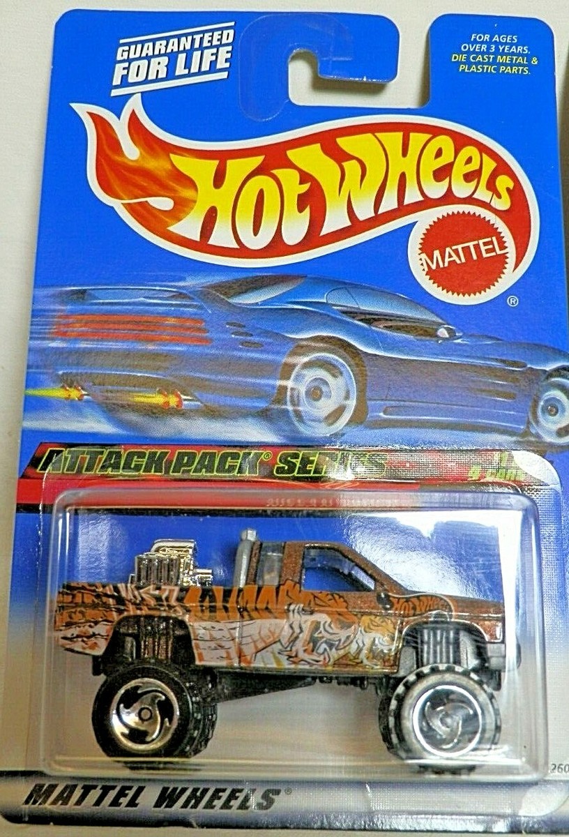 Hot Wheels 2000 Attack Pack Series #1, ,4 of New In Package