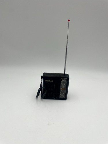 Radio de bolsillo de estado sólido para auriculares Sony TFM-3900W AM/FM de colección - Imagen 2 de 10