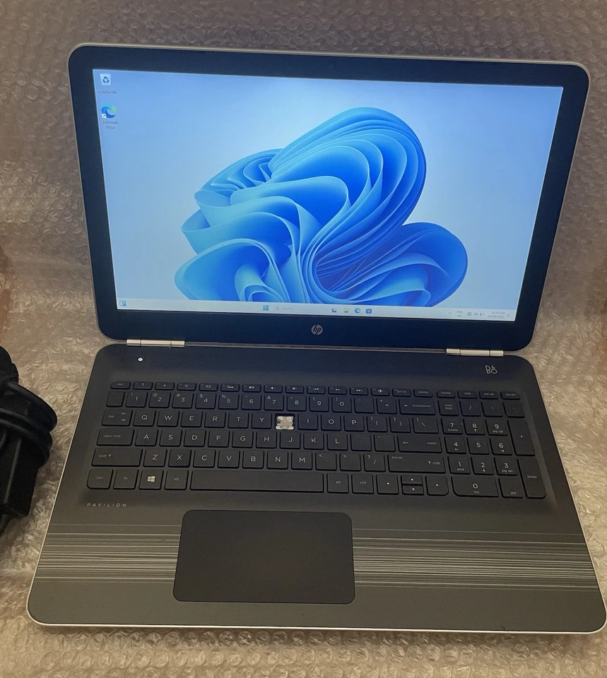 HP Pavilion  AMD A10-9600P Radeon R5 2.40GHz 16GB RAM WINDOWS 11 - Image 4 of 4