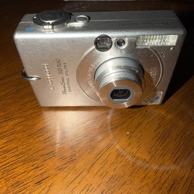 Canon PowerShot Digital ELPH SD100 3.2MP Digital Camera Silver Parts