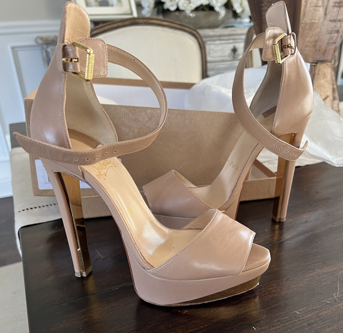 Christian Louboutin ベージュヒール 37 Christian Louboutin ベージュ ハイヒール37.5㎝