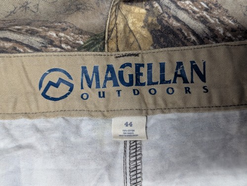Magellan Outdoors Mens Sz 44 Camouflage Pocket Cargo Shorts - Picture 3 of 5