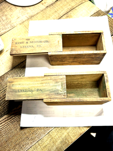 2 Vintage Holz Taubenschwanz Schiebeboxen nur REIFF & NESTOR COMPANY schön - Bild 1 von 7