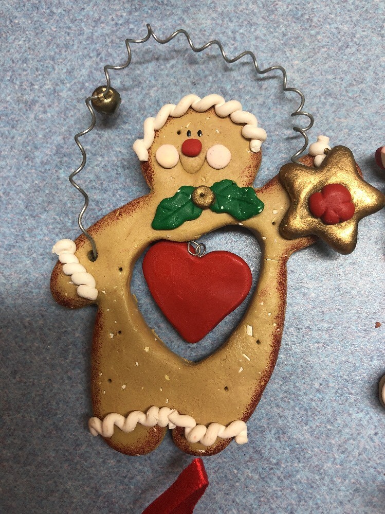 LOT OF 9 GINGERBREAD BOY GIRL CHRISTMAS ORNAMENTS wood resin eBay