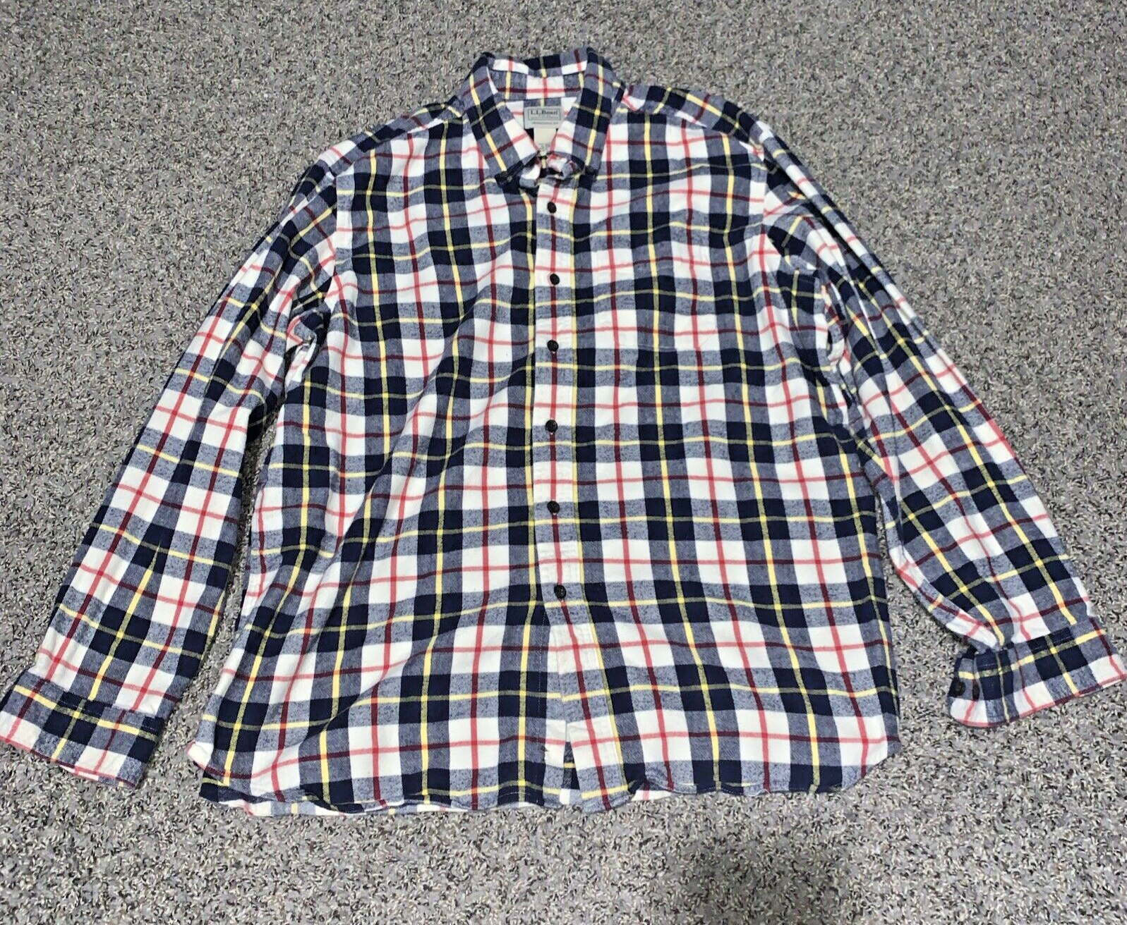 LL Bean Fleece-Lined Plaid Flannel Shirt with Front Pocket in XL