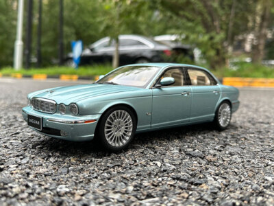 Almost Real AR 1:18 Jaguar XJ6 X350 Diecast Model Car Gifts Display Silver blue