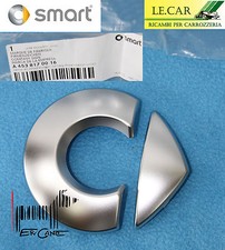 FREGIO LOGO ANTERIORE SATINATO SMART FORFOUR 453 4 PORTE dal 11/2014 > ORIGINALE