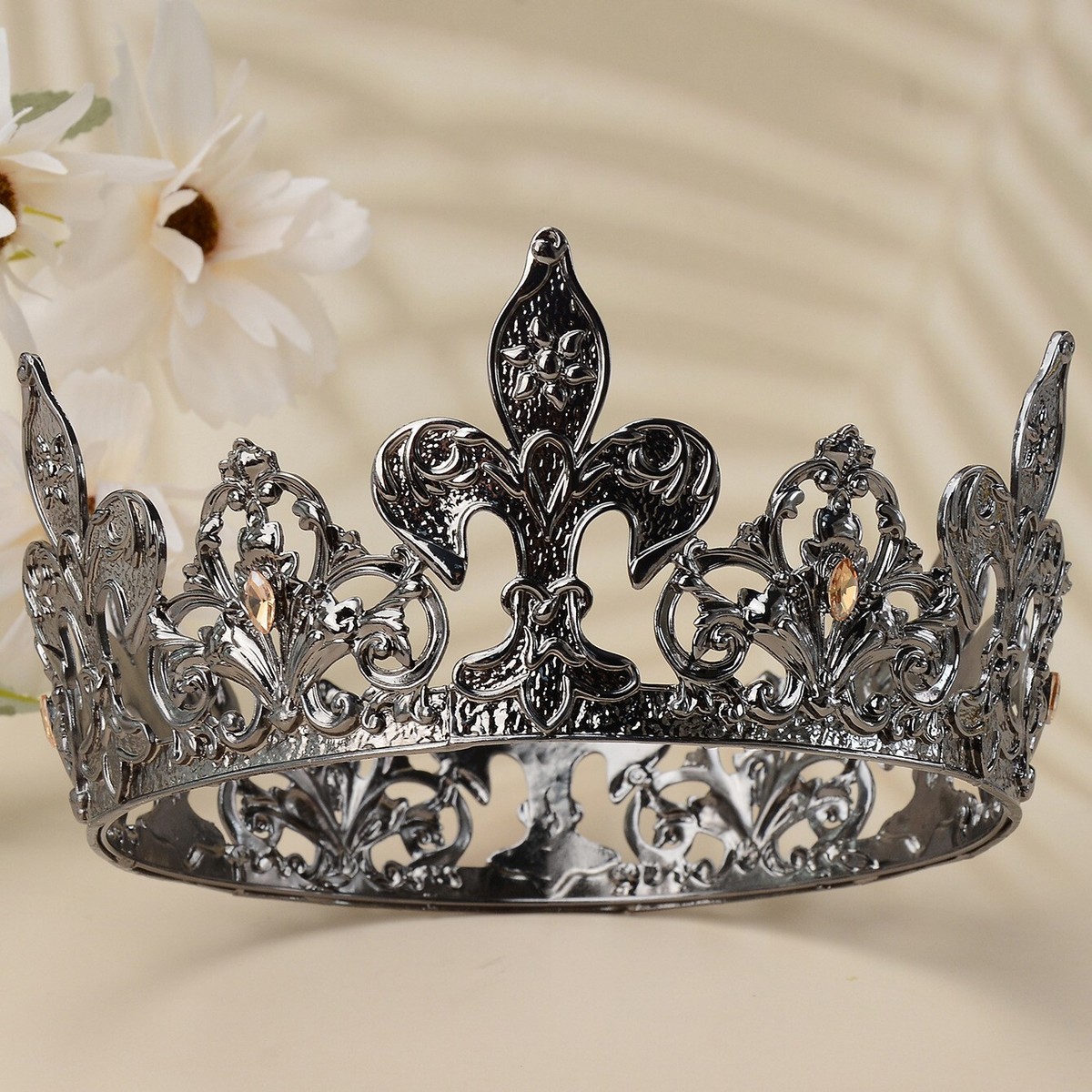 ? French Baroque Fleur de Lis Louis XIV Crown The Crown of Louis XV is the sole surviving crown from the  main image 2