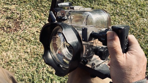 Ikellite Underwater Housing for just about any standard SLR film camera. - Photo 3 sur 9