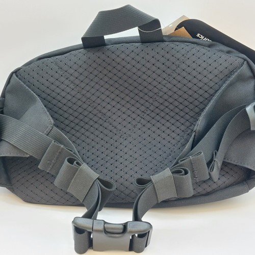 Vans Bounds Cross Body Bag - Black - Made with Cordura Fabrics for Durability - Picture 8 of 16
