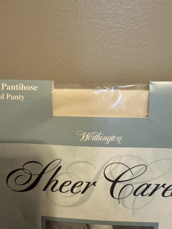 Pantalones cortos Worthington Sheer Caress Control Q Tall Bone Foto 3 de 4