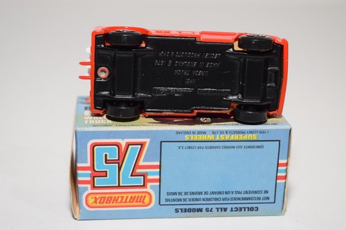B11 1:64 3 pulgadas Matchbox Lesney Superfast 61 camión de naufragio rojo sin... - Imagen 7 de 9