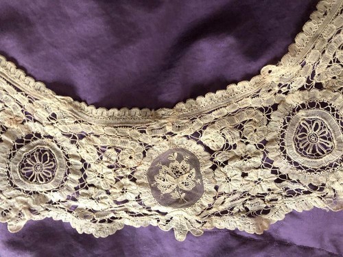 HM BERTHA COLLAR - BELGIAN DUCHESSE BOBBIN LACE ROSE POINT de GAZE LACE INSERTS - Picture 5 of 12