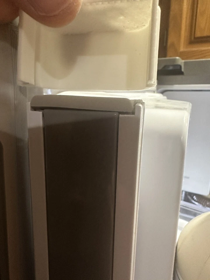 Tapa de reparación de aletas (parteluz) para puerta de refrigerador Samsung leer descripción Foto 2 de 4