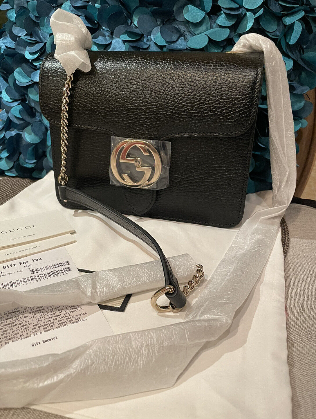 Qoo10 - [Outlet] Gucci Interlocking GG Cross Bag Medium Black 510303 CA00G  100 : Bag & Wallet