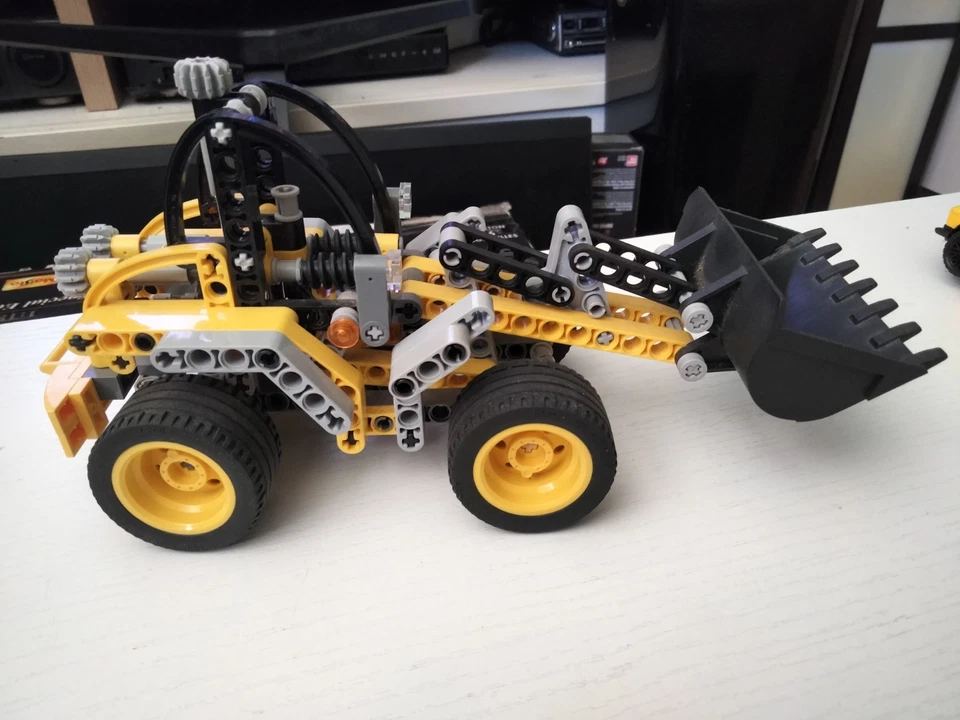 LEGO Technic 8271 Wheel Loader, foto 2 de 5
