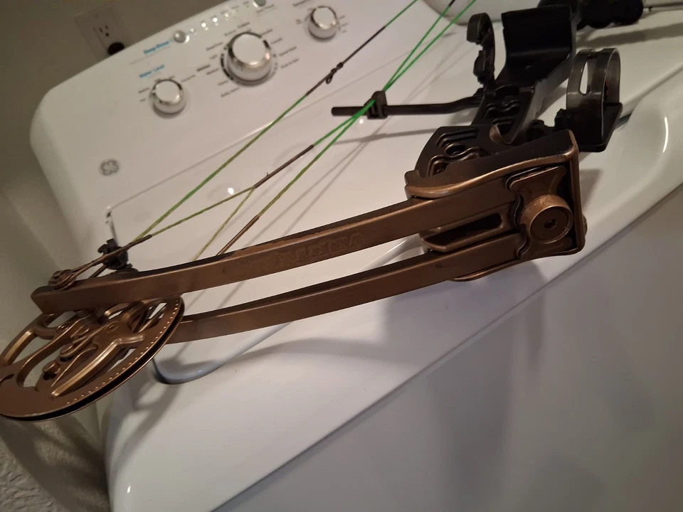 Barnett Vortex Youth Compound Bow 19-45 lb 21-27 Draw Length - NEW - Image 3 of 4