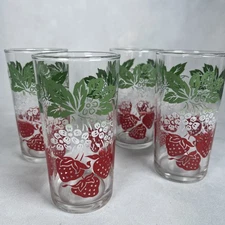 Vintage Strawberry Tumblers 4 Leaf and Strawberry Drinking Glass Grannycore MCM