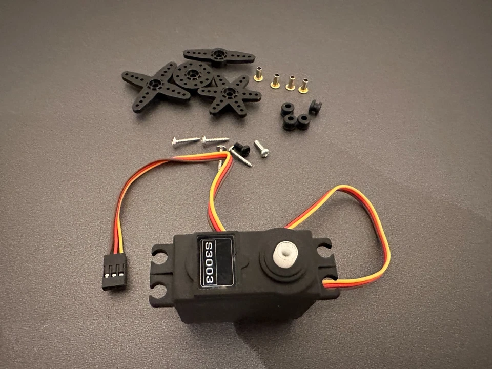 4x S3003 Futaba Digital Servo RC Auto Flugzeug Boot Standard Servo - Bild 3 von 4