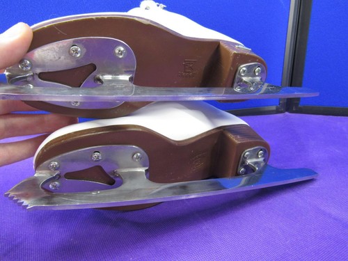 Riedell Diamond White Skating Boots Ice Skates Size 3 Med Capri Stainless Blades - Picture 8 of 8