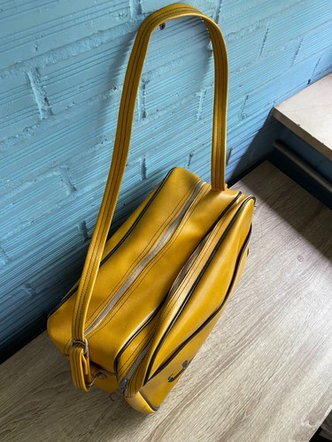 Vintage Kung Fu Sports Bag Bruce Lee Martial Arts Mid Century Karate Gym Mancave - Picture 4 of 8