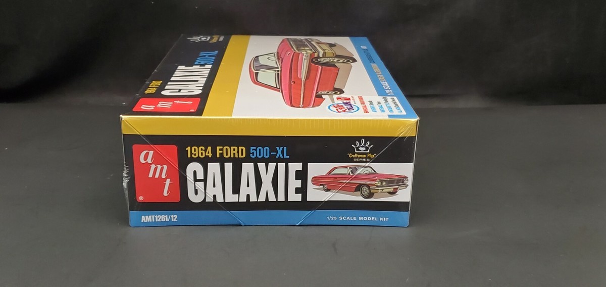 AMT 1964 Ford Galaxie 500-XL 1:25 Scale Plastic Model Kit 1261