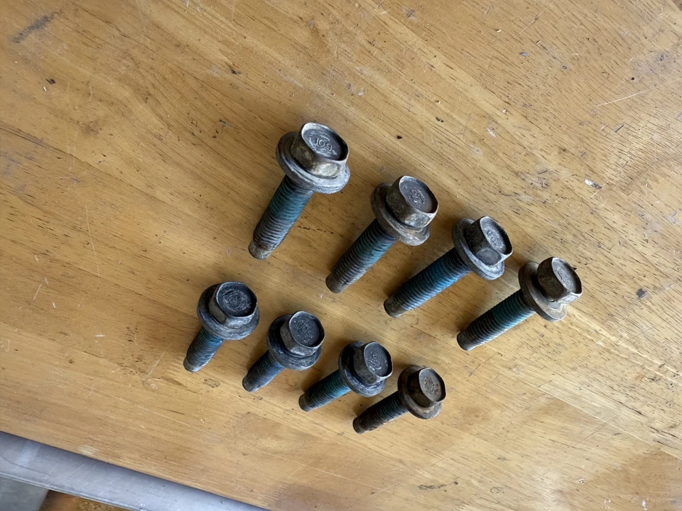 Dodge Ram 2500 3500 2010-2025 OEM camioneta pickup pernos de montaje en cama Foto 2 de 4