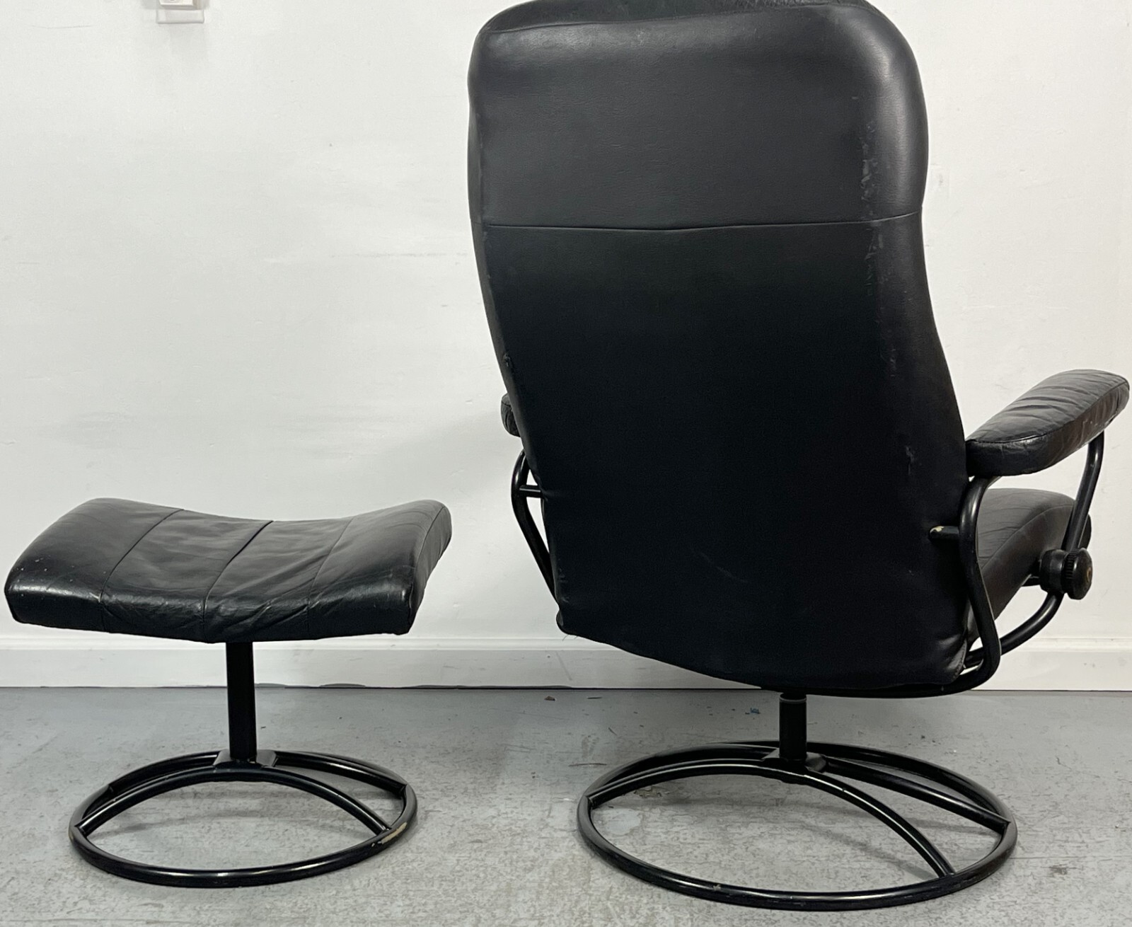 Vintage Mid Century Ekornes Stressless Black Leather Recliner Ottoman Black Base