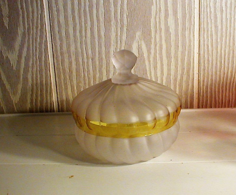 EAPG == AMBER STAINED = HOBBS = BUTTER == NEAR MINT