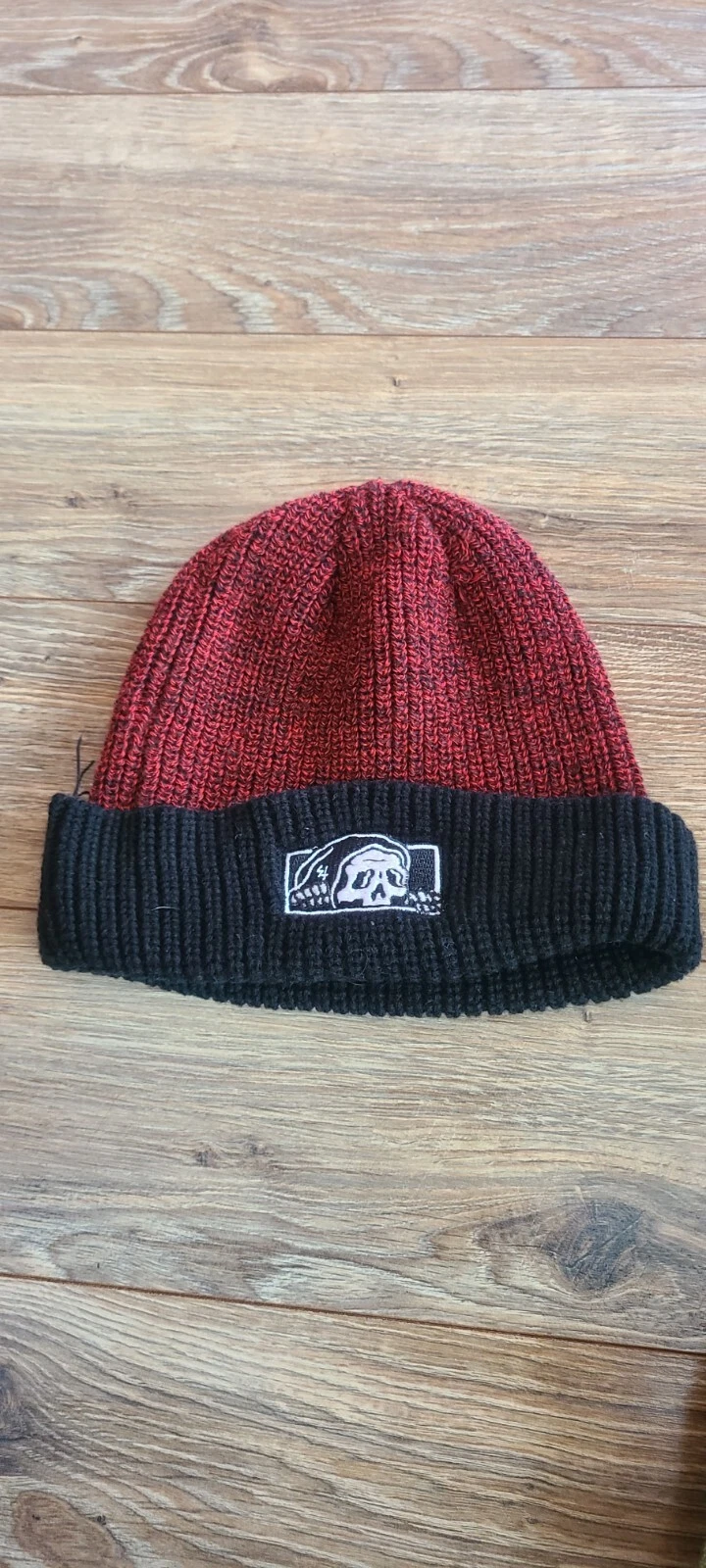 Bonnet classe cachée Zumiez rare vintage skate culte suprême Nike obey