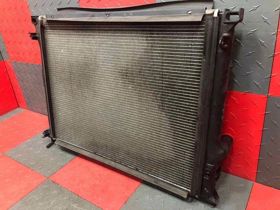 Dodge Charger 2010-2023 motor 3.6 radiador de refrigeración fabricante de equipos originales ¡Bonito! Foto 3 de 4