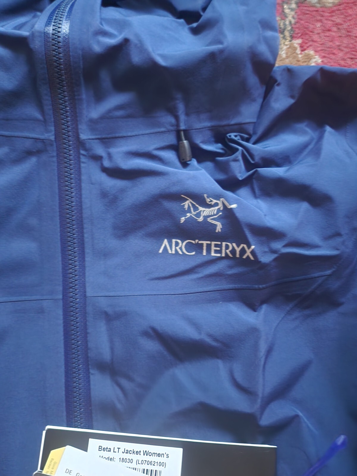 Women’s Arc’teryx Beta LT Jacket Size XS Twilight  NWT New rare!! image 8