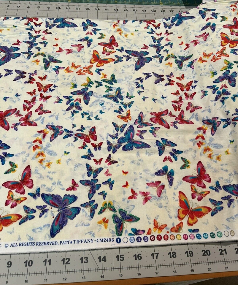 Tela Pretty Timeless Treasures Tiffany Butterfly Chong-A Hwang POR acolchado Foto 3 de 3