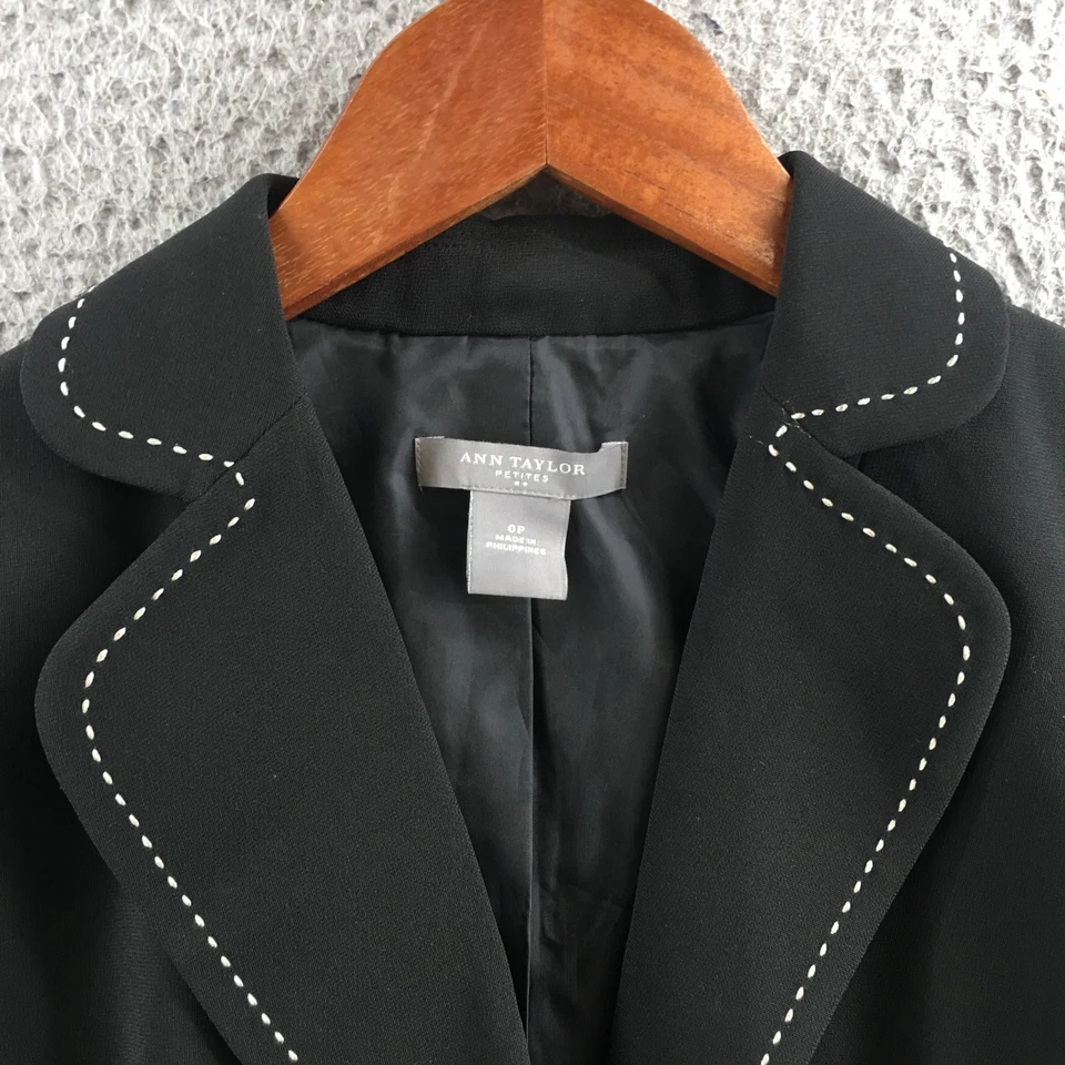 Blazer Ann Taylor Mujer 0 Pequeño Negro Manga Larga Bolsillos Muesca Solapa Botones Foto 3 de 4