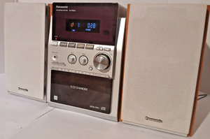 Panasonic SA-PM533 Digital 5 CD Cassette AM FM MP3 Stereo w/speakers