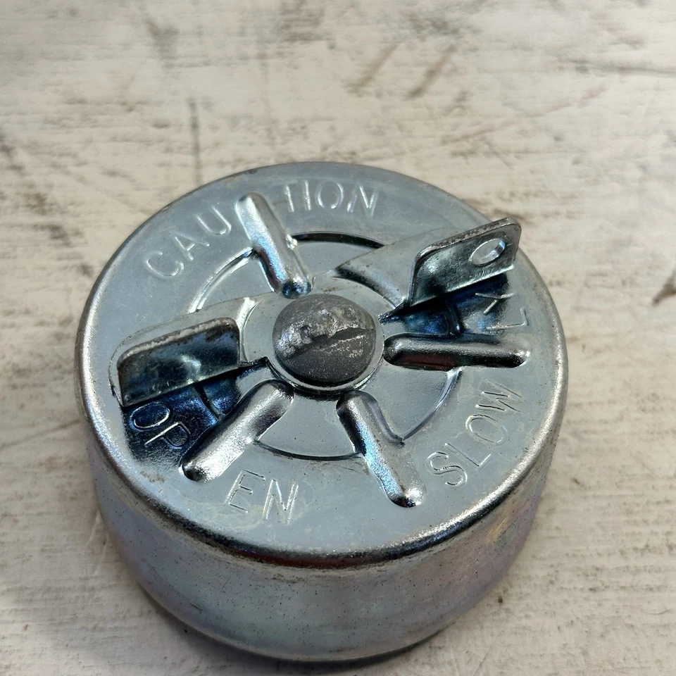 Nuevo tapón de gasolina GM 1971 1972 1973 74 GTO 442 OEM Buick GS Chevelle Firebird 410431 Foto 4 de 4