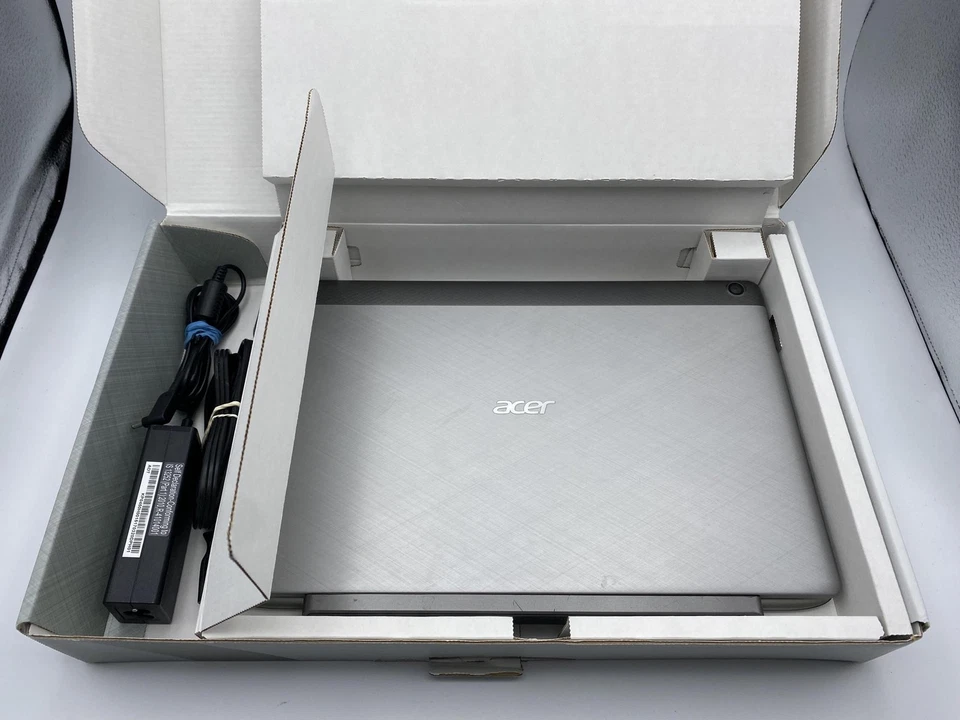 Acer Aspire Switch 11.6" Intel M 5Y10c 4GB RAM 128GB SSD Win 10 (NT.G74AA.002) - Image 3 of 4